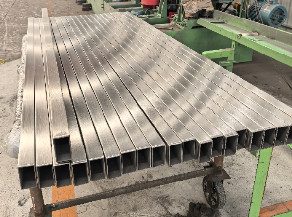 内蒙古建筑工程行业用不锈钢无缝钢管